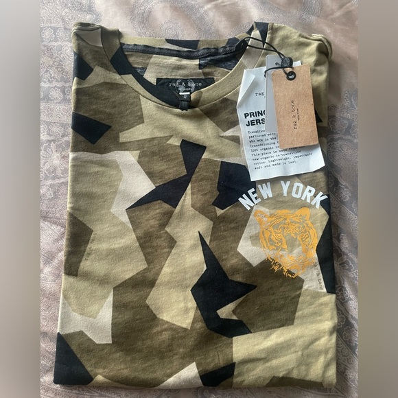 Rag & Bone Tiger Camo T-Shirt 2022 Authentic NYC Men Size M - Picture 2 of 9